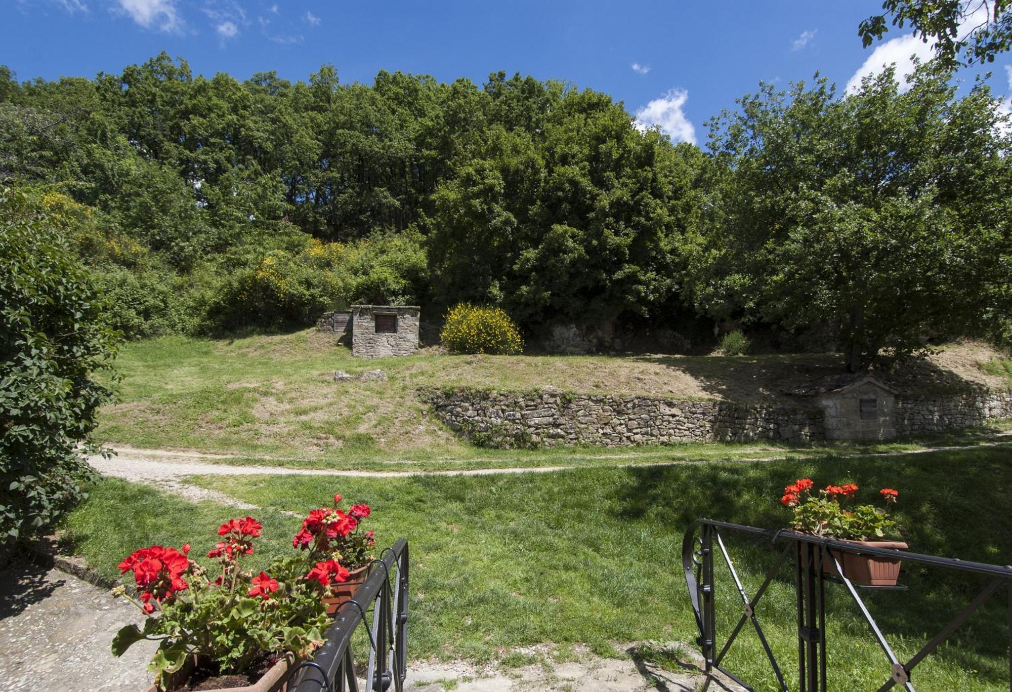 Borgo Tramonte Hotel Пратовекио Екстериор снимка