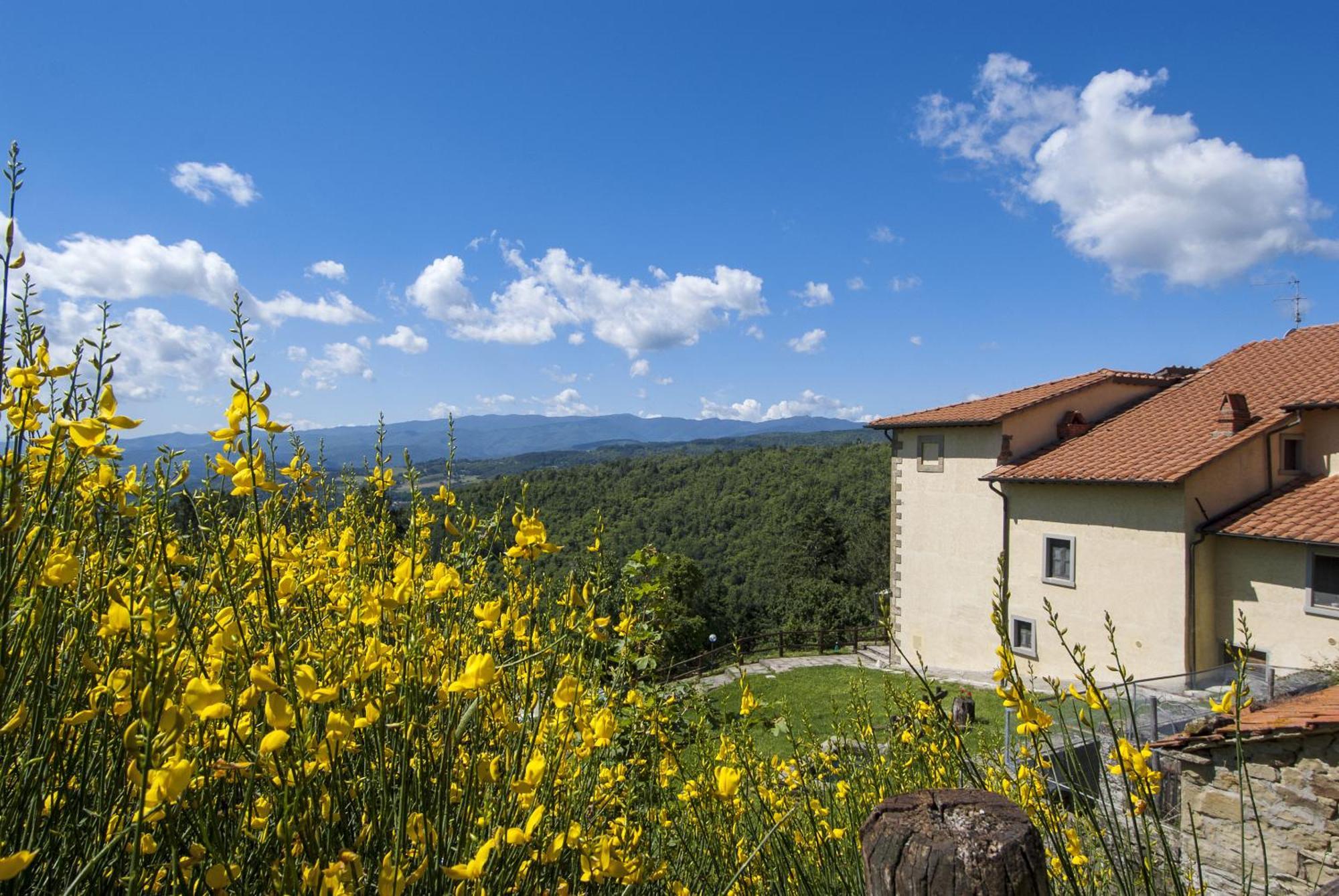 Borgo Tramonte Hotel Пратовекио Екстериор снимка