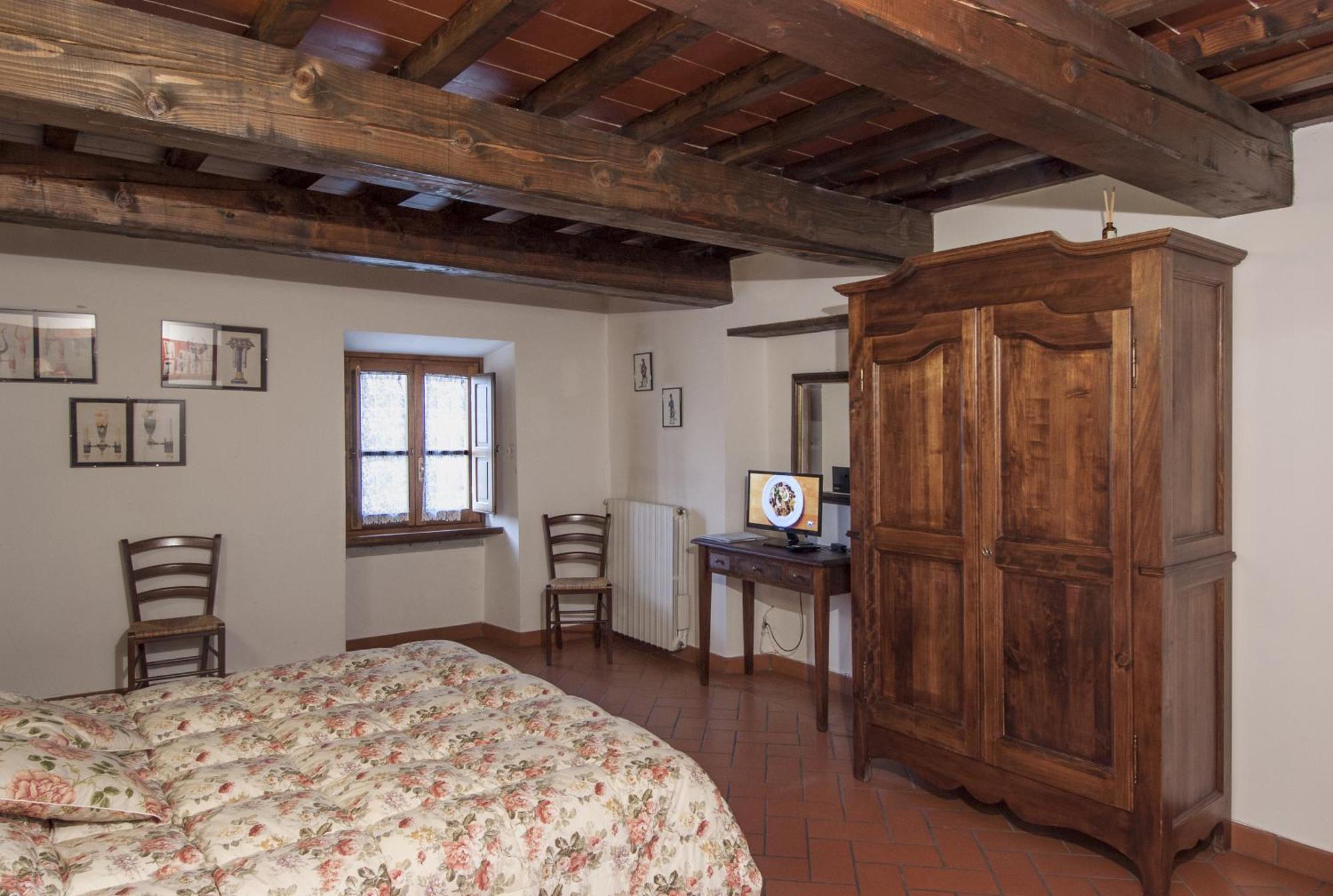 Borgo Tramonte Hotel Пратовекио Стая снимка