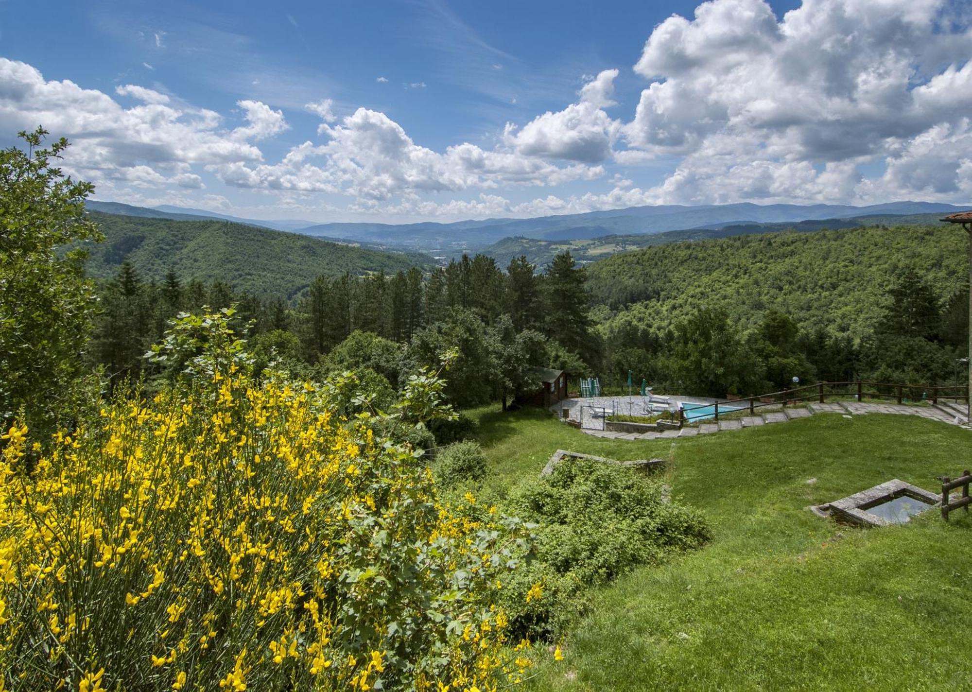 Borgo Tramonte Hotel Пратовекио Екстериор снимка