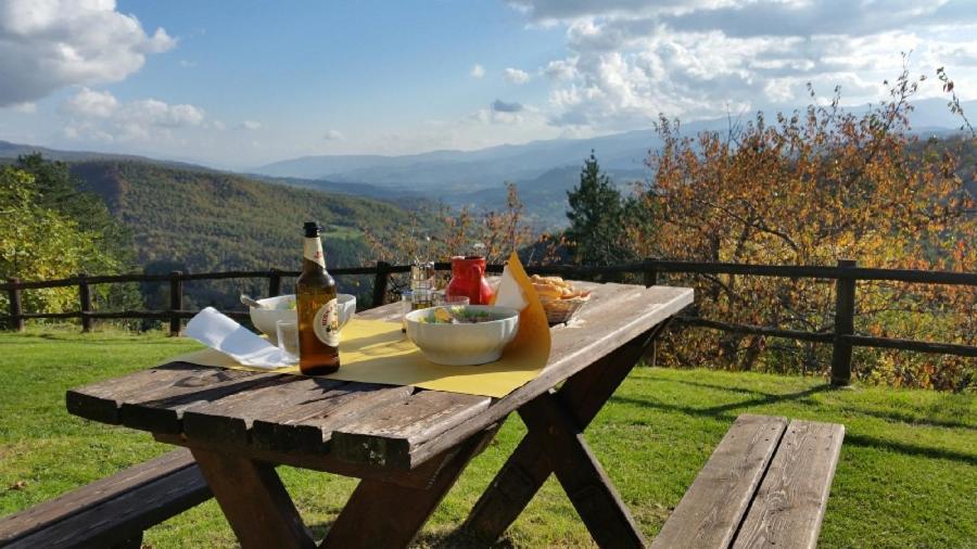 Borgo Tramonte Hotel Пратовекио Екстериор снимка