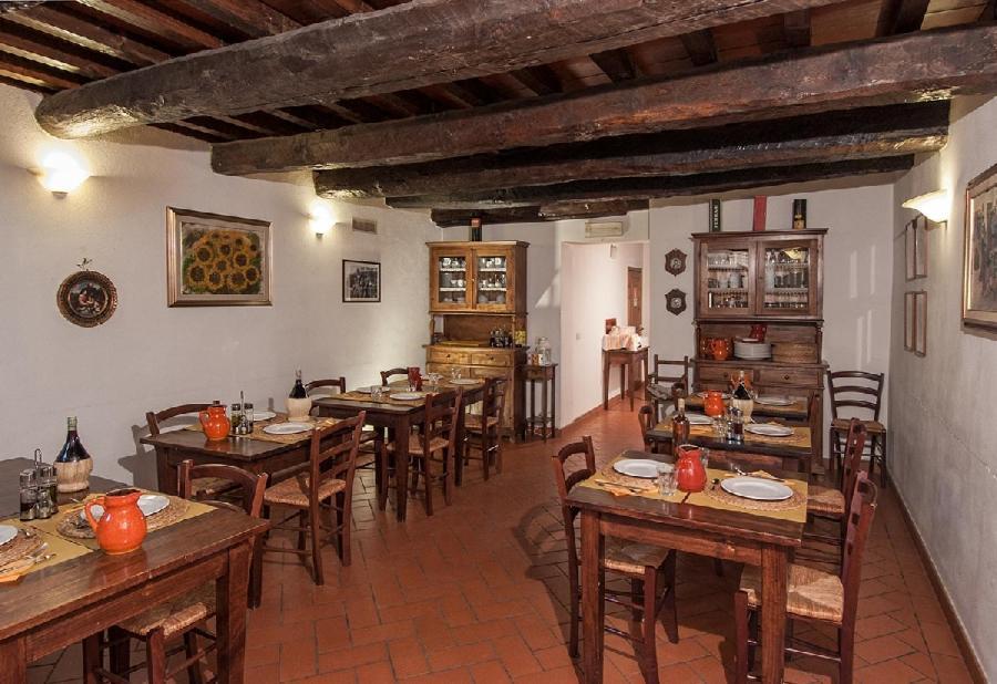 Borgo Tramonte Hotel Пратовекио Екстериор снимка