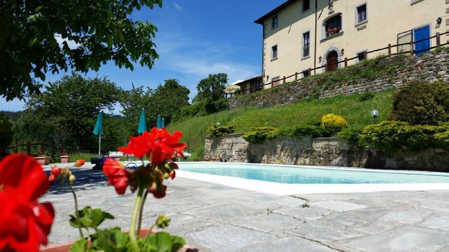 Borgo Tramonte Hotel Пратовекио Екстериор снимка